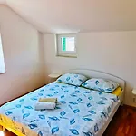Pirja Apartment Split