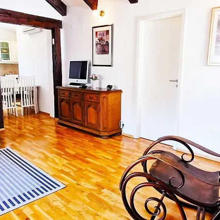 Pirja Apartment Split